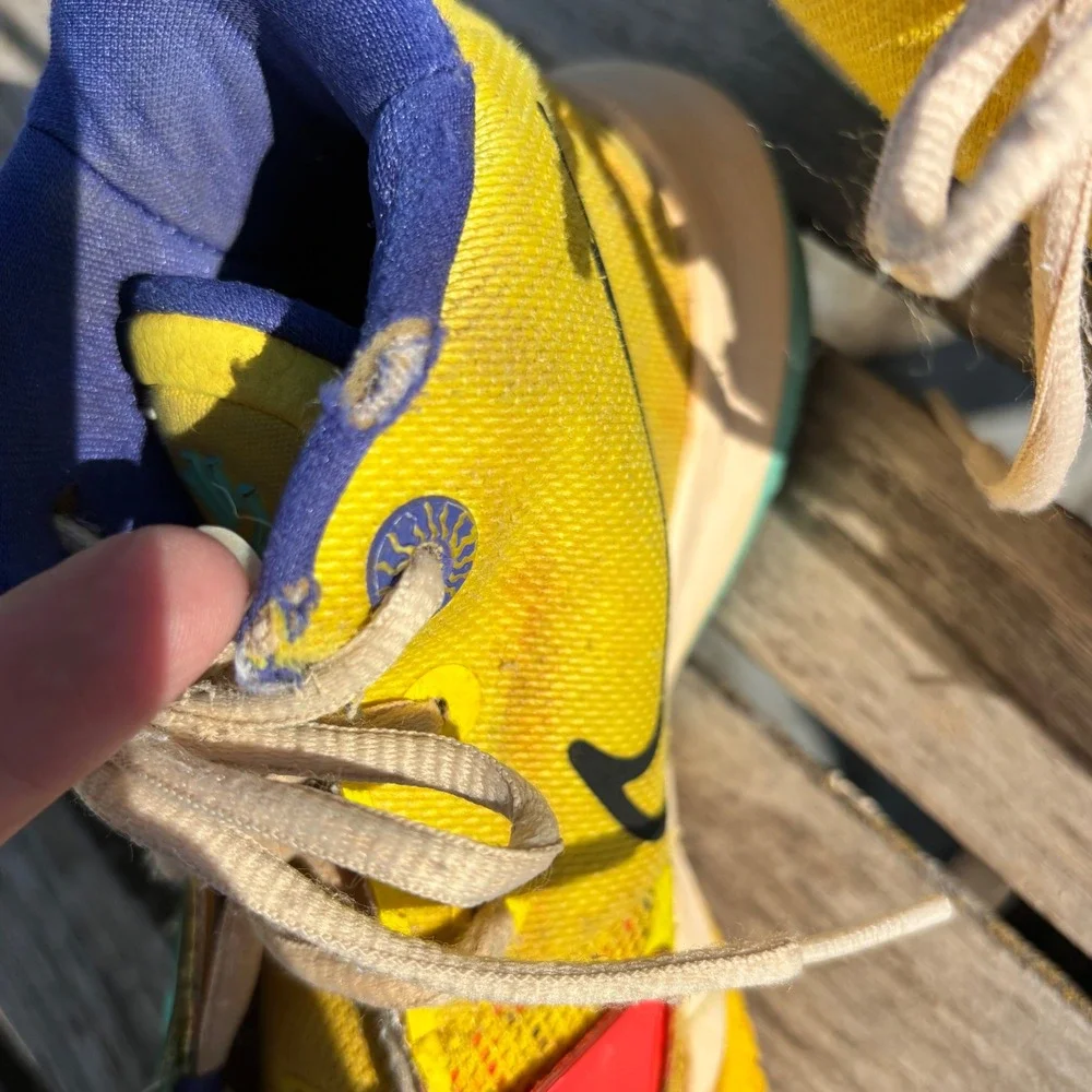 Streetwear Basketball Sneakers Nike Kyrie 7 1 World 1 People 4.5Y Yellow Mesh